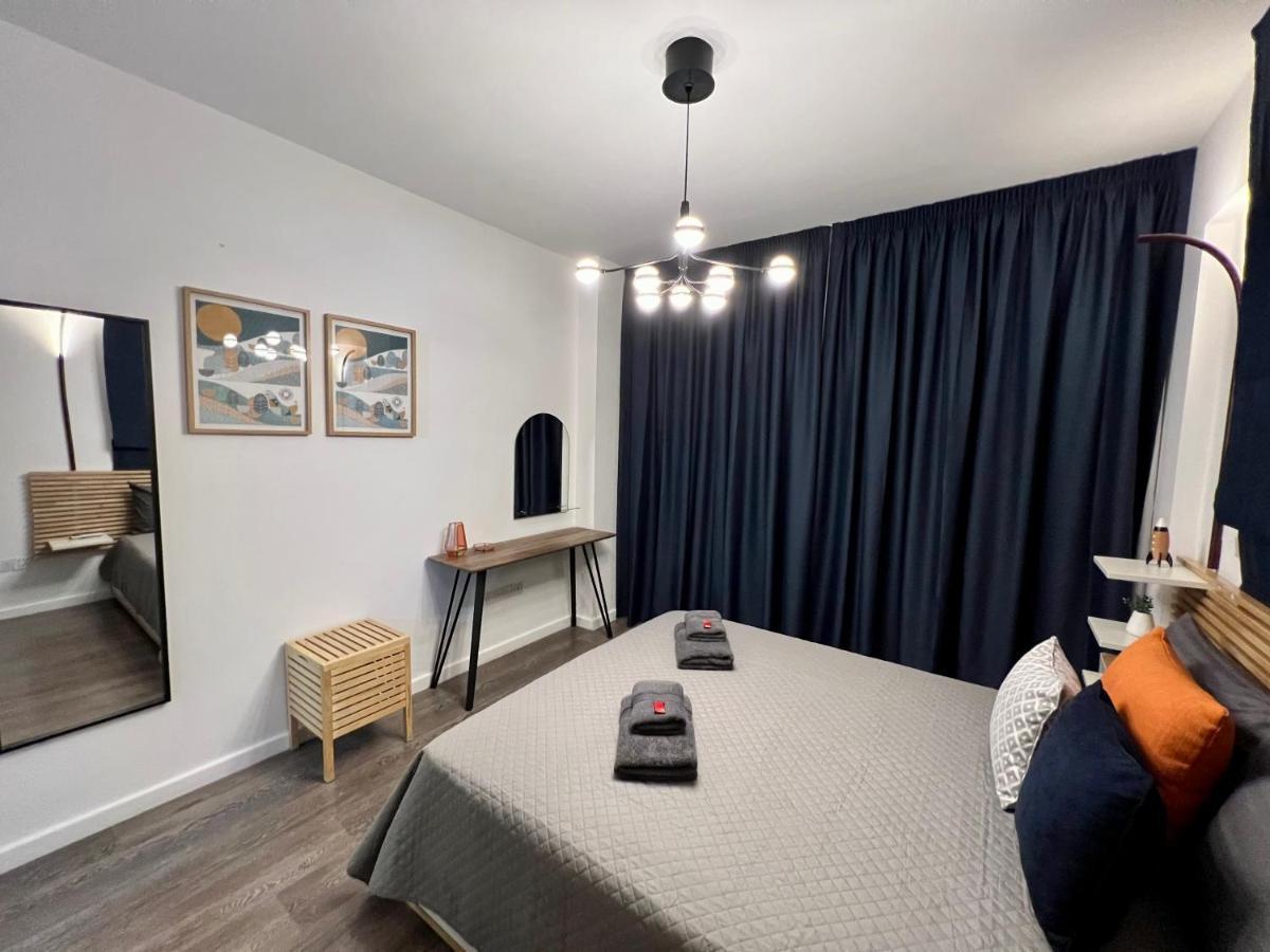 Fat Cow Apartments Larnaca Bagian luar foto