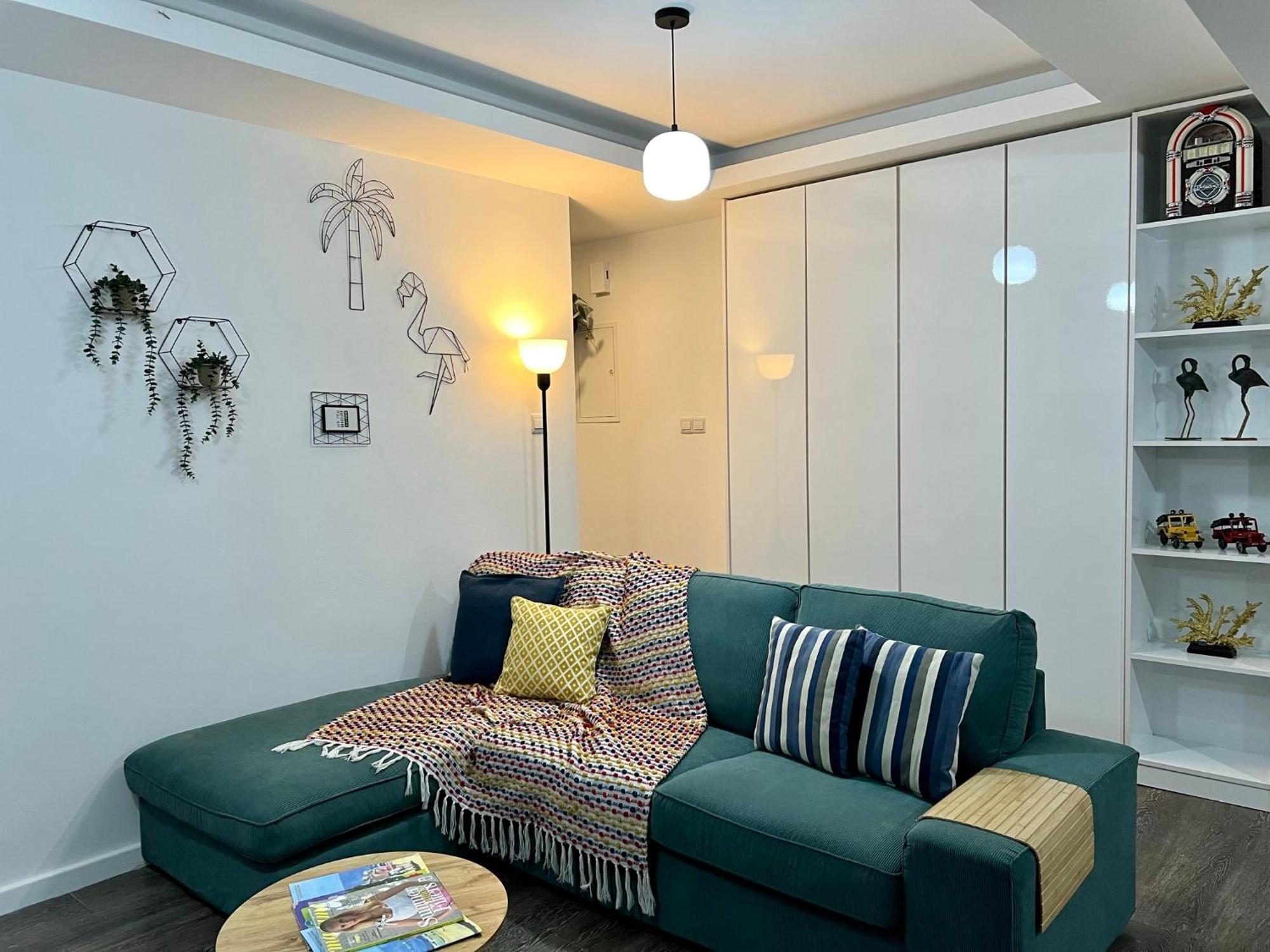 Fat Cow Apartments Larnaca Bagian luar foto